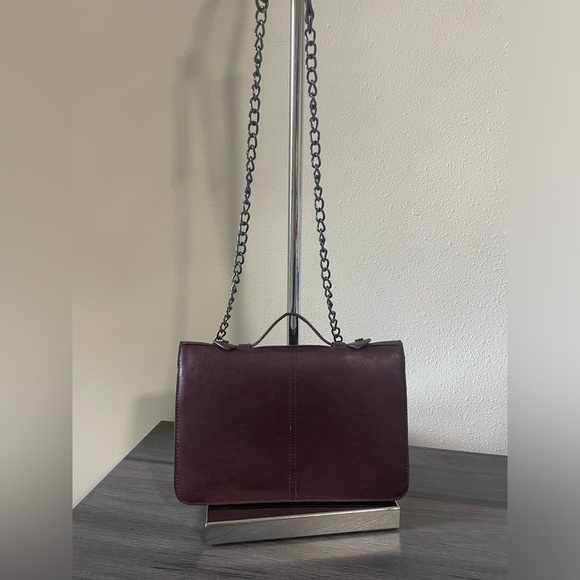 👛 Circus by Sam Edelman Burgundy Wine Red Chain Strap Crossbody/Tote Bag NWOT - Picture 2 of 8